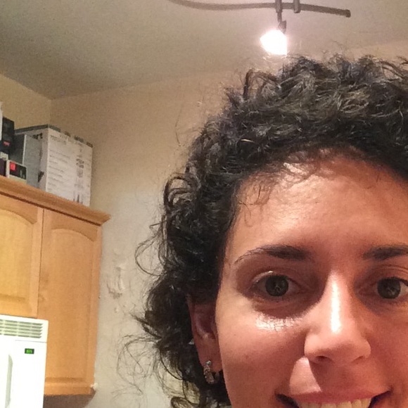 Meet your Posher, Julia - Picture 1 of 1